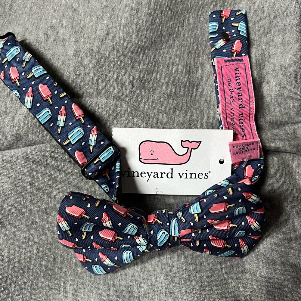 Vineyard Vines Kids Bow Tie - Navy and Pink Popsicle Design